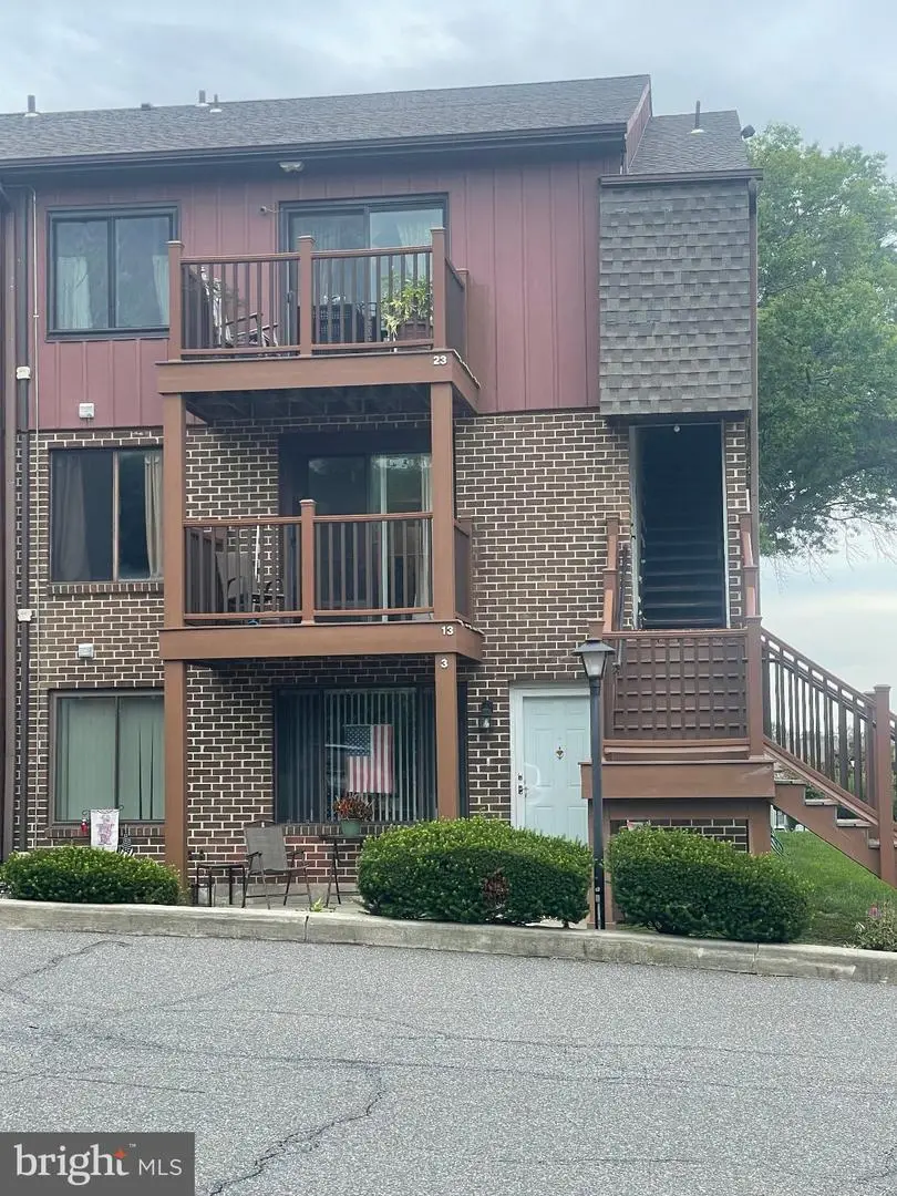 5200 Hilltop Dr #a-13, Brookhaven, PA 19015 - #1