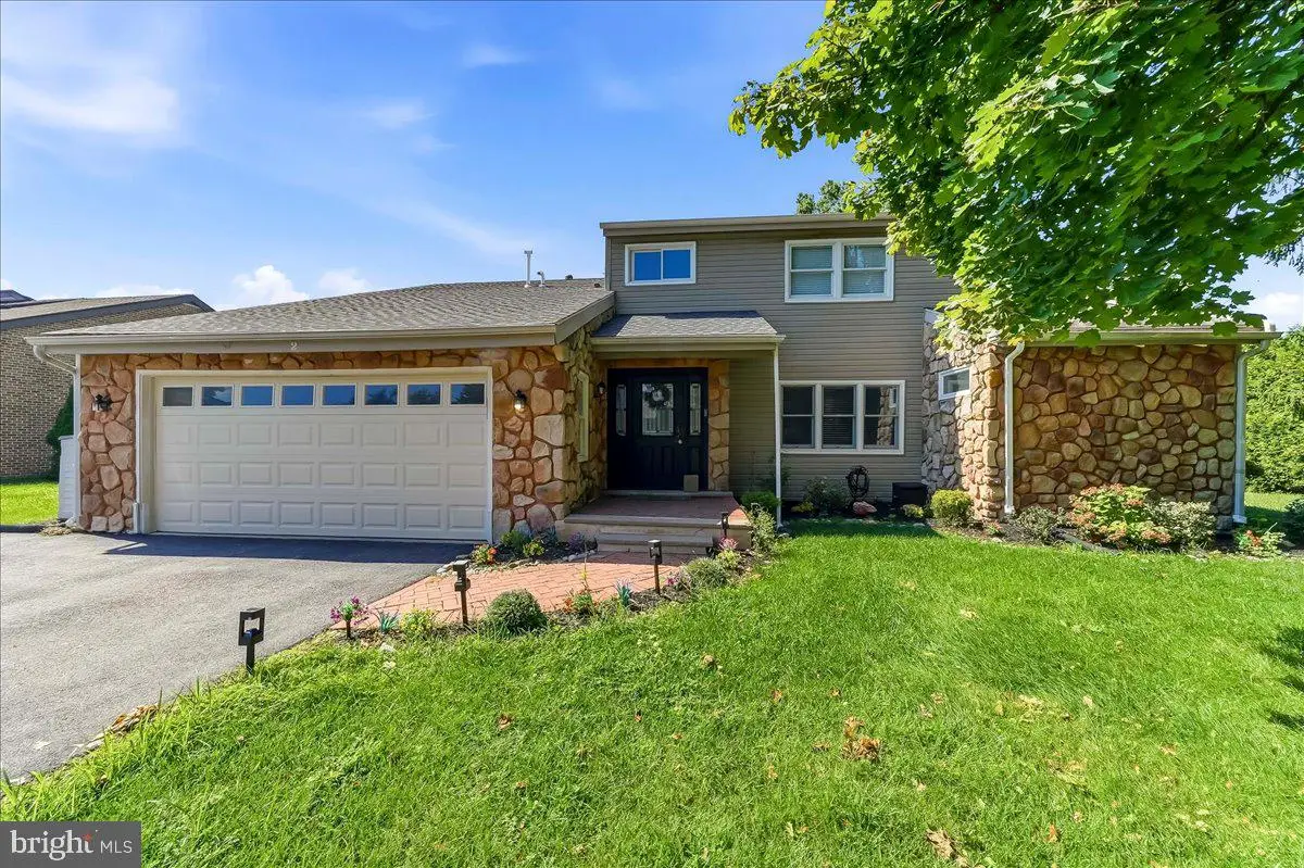 2 Paxon Cir, Broomall, PA 19008 - #1