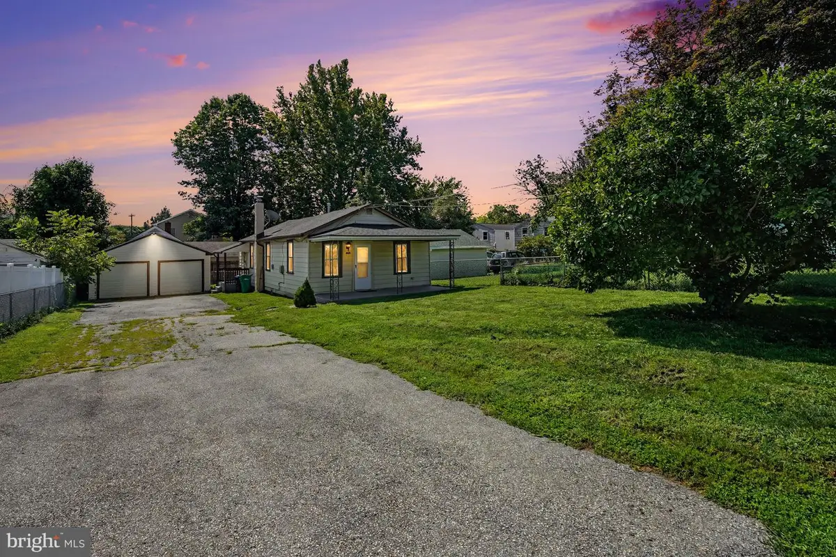 935 Hillside Ave, Upper Chichester, PA 19061 - #1
