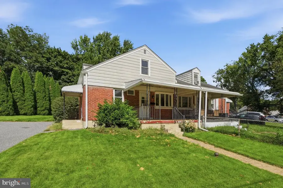 906 Kingsman Rd, Upper Chichester, PA 19061 - #2