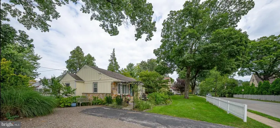106 N Lowrys Ln, Bryn Mawr, PA 19010 - #3