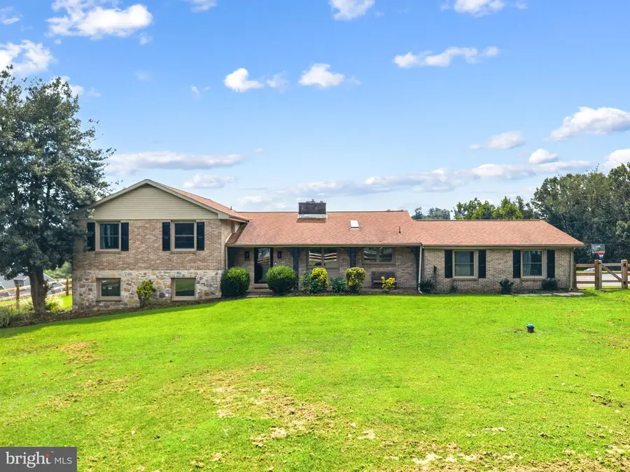 140 Governor Markham Dr, Glen Mills, PA 19342 - #2