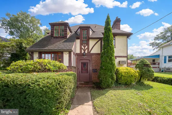 99 W Greenwood Ave, LANSDOWNE, PA 19050