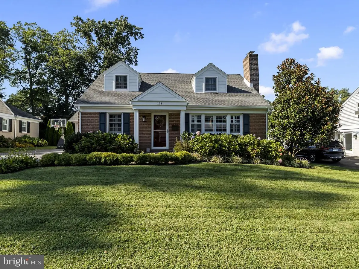 128 Rodney Cir, Bryn Mawr, PA 19010 - #1