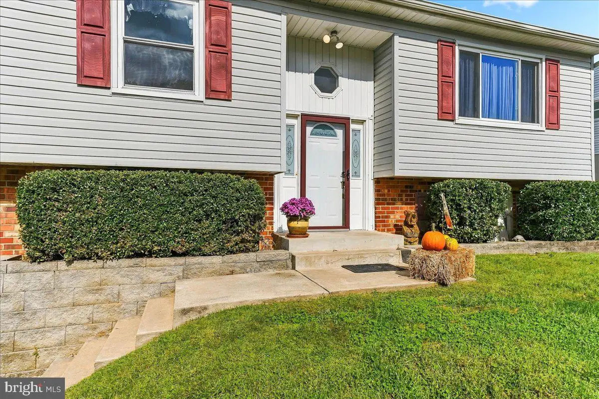 33 Mulberry St, Boothwyn, PA 19061 - #1