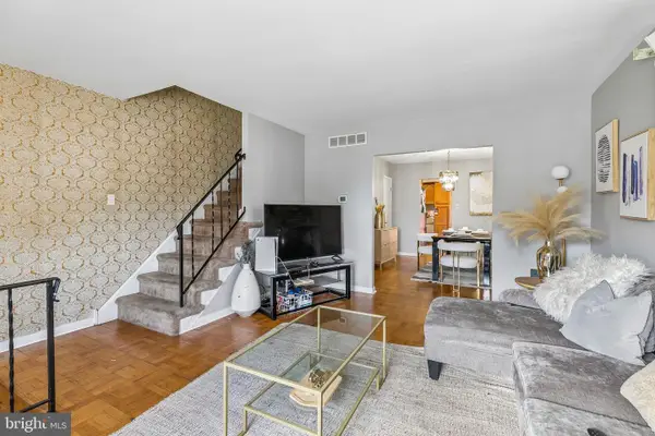 852 School Ln, FOLCROFT, PA 19032