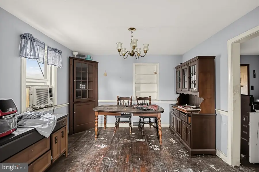 106 N Norwinden Dr, Springfield, PA 19064 - #3