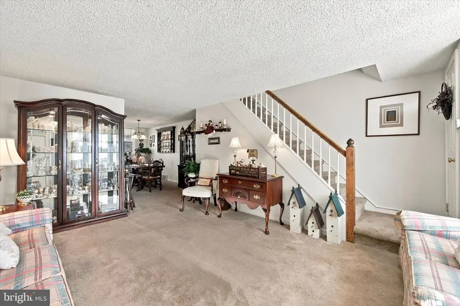303 N Oak Ave, Clifton Heights, PA 19018 - #3