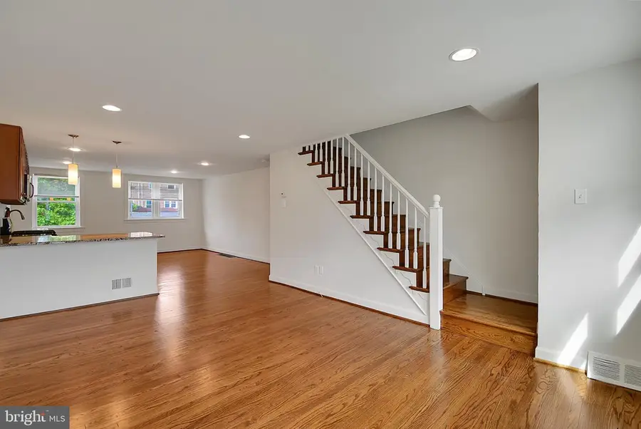732 Crescent Dr, Glenolden, PA 19036 - #2
