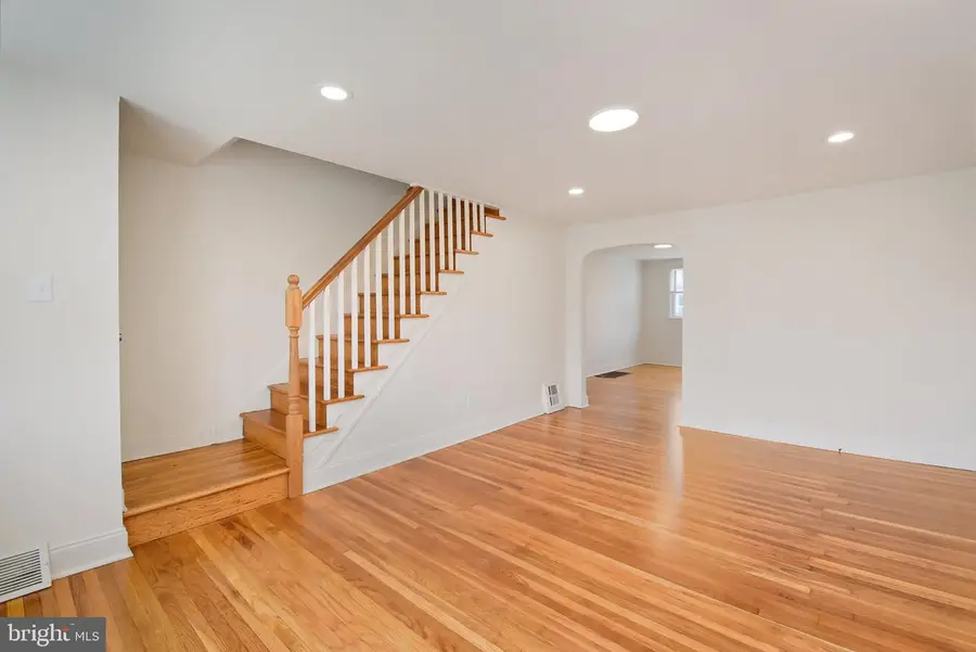 714 Surrey Ln, Glenolden, PA 19036 - #2