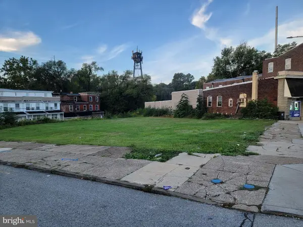 834 Main St, DARBY, PA 19023
