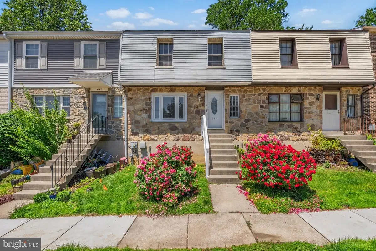 643 Saint Anthony Ln, Upper Darby, PA 19082 - #1