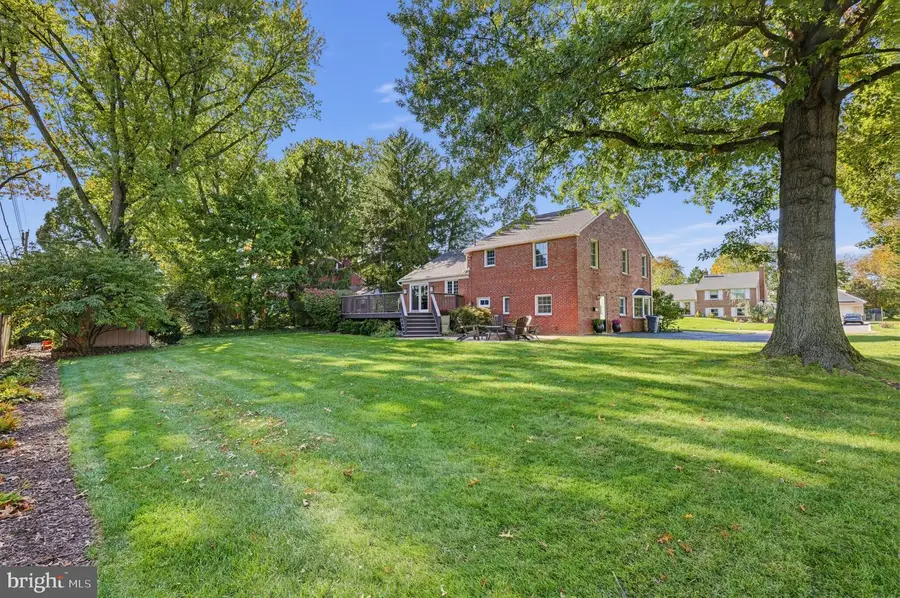 128 Westminster Dr, Wallingford, PA 19086 - #2