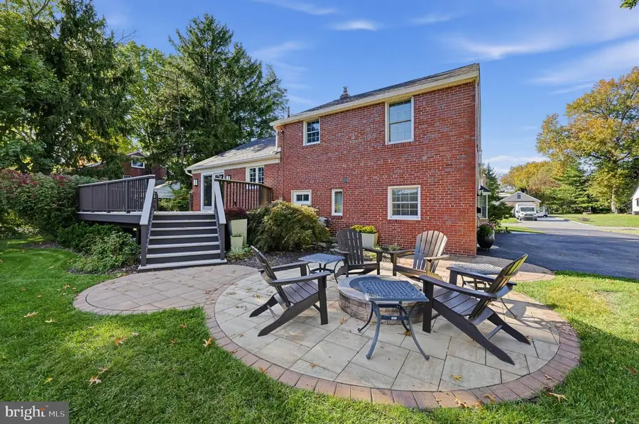 128 Westminster Dr, Wallingford, PA 19086 - #3