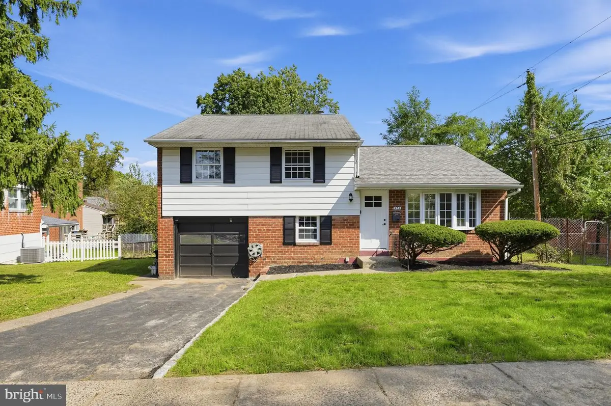 934 Longford Rd, Secane, PA 19018 - #1