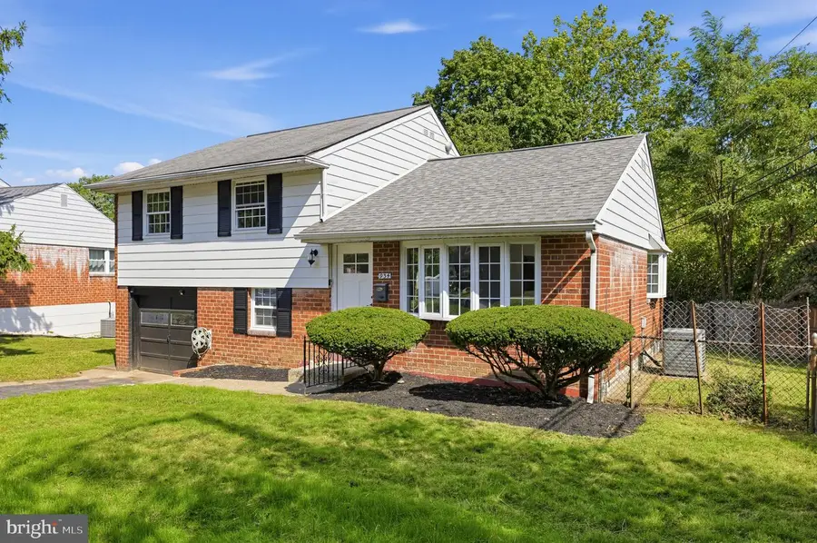 934 Longford Rd, Secane, PA 19018 - #2