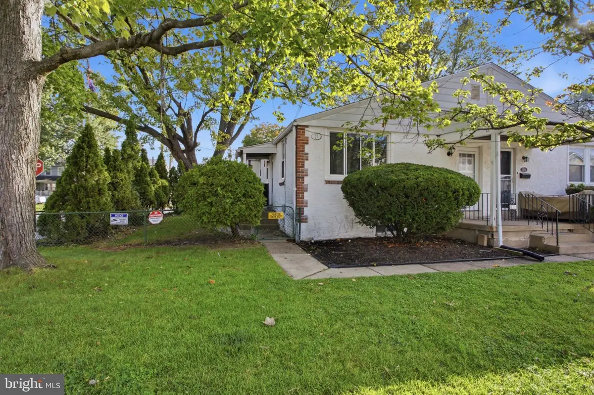 101 E Oak Ln, Glenolden, PA 19036 - #1