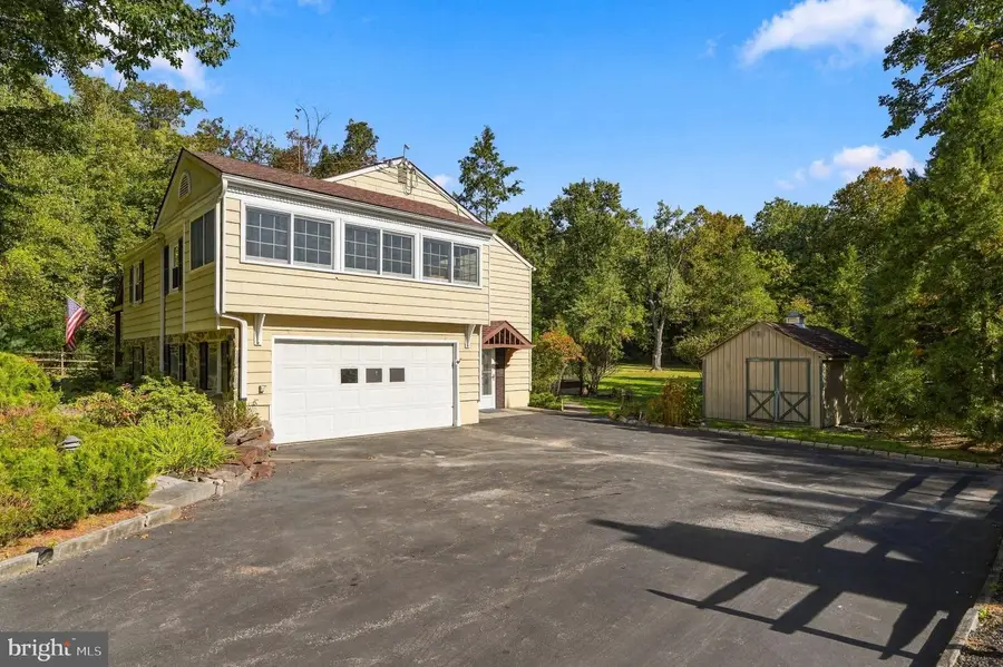 624 W Wayne Ave, Wayne, PA 19087 - #2