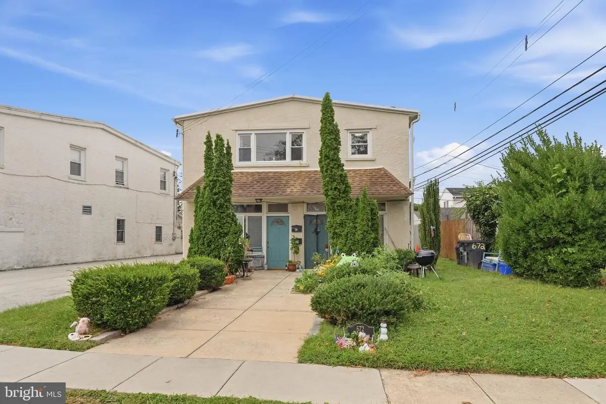672 Colwell Rd, Woodlyn, PA 19094 - #1