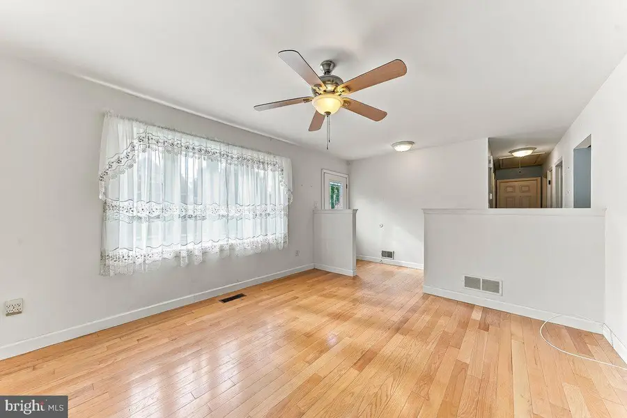 209 Henderson Ave, Ridley Park, PA 19078 - #3