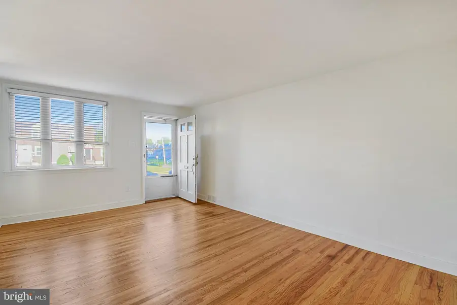 913 Maple Ave, Glenolden, PA 19036 - #3