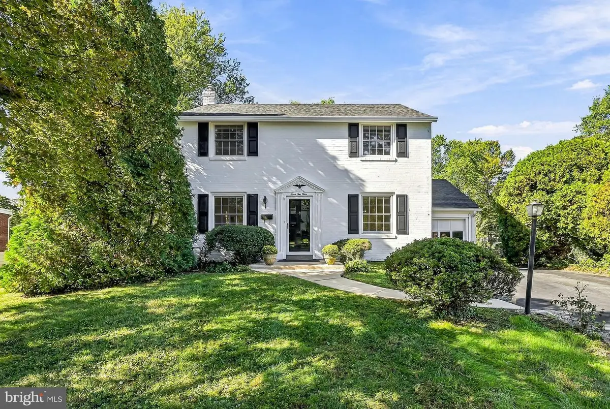 421 Briarwood Rd, Wallingford, PA 19086 - #1