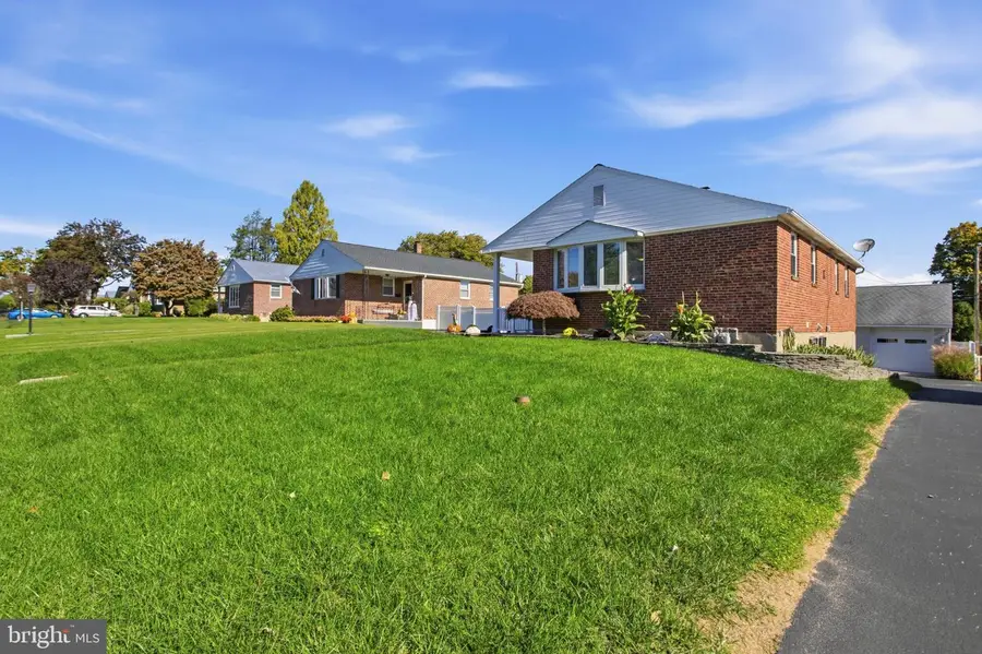 945 Springhaven Rd, Springfield, PA 19064 - #3