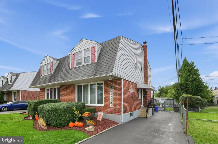 2626 Crozer St, Brookhaven, PA 19015 - #2