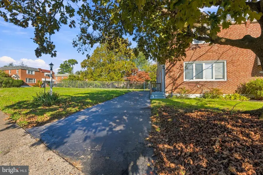 319 Sloan St, Crum Lynne, PA 19022 - #3