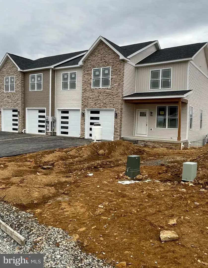 11802 Mystic Rock Ln S, Waynesboro, PA 17268 - Image #2