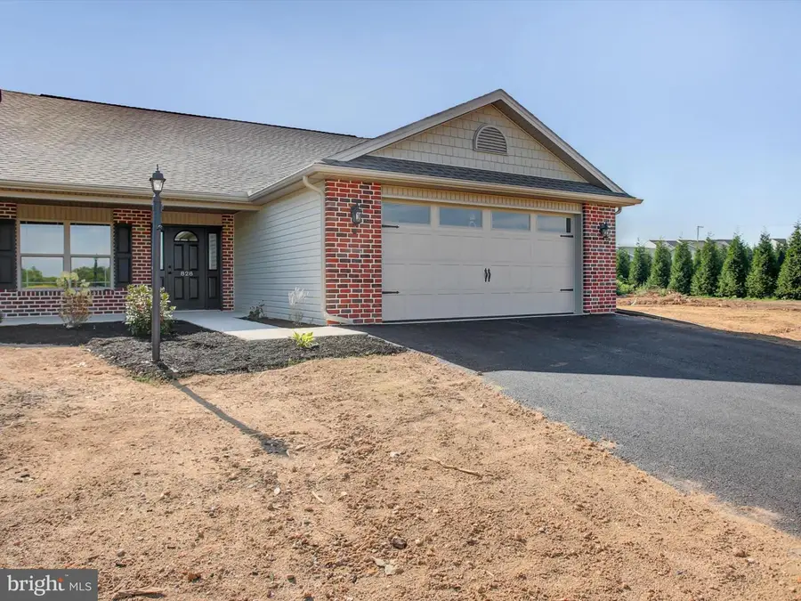 828 Shadyside Dr, Chambersburg, PA 17202 - Image #3
