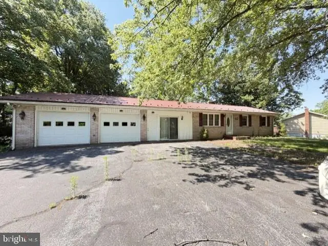 844 Knob Hill Rd, Fayetteville, PA 17222 - #1