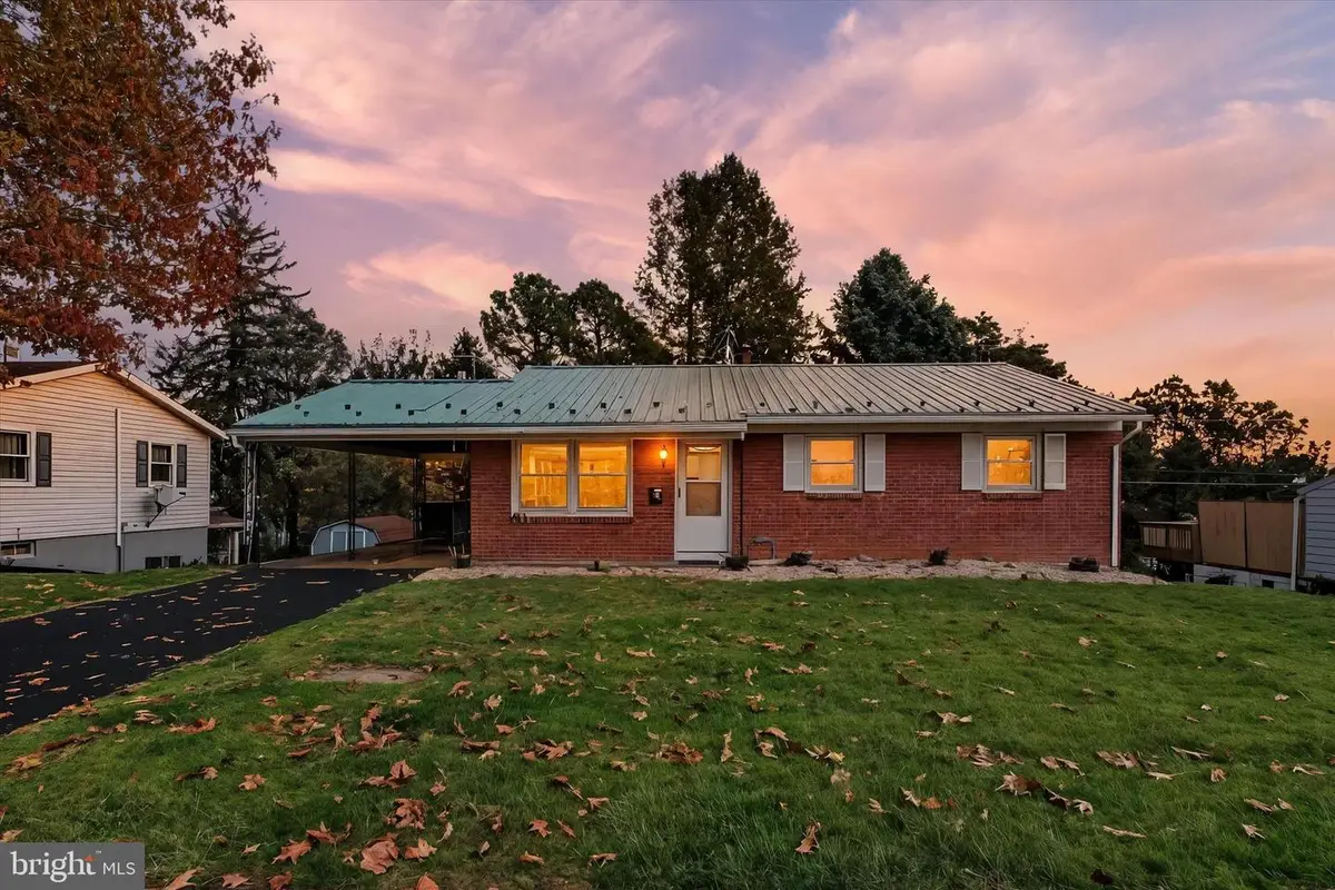 306 Cottage St, Waynesboro, PA 17268 - Image #1