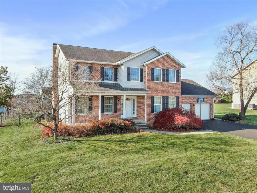 161 Zircon Dr, Chambersburg, PA 17202 - Image #3