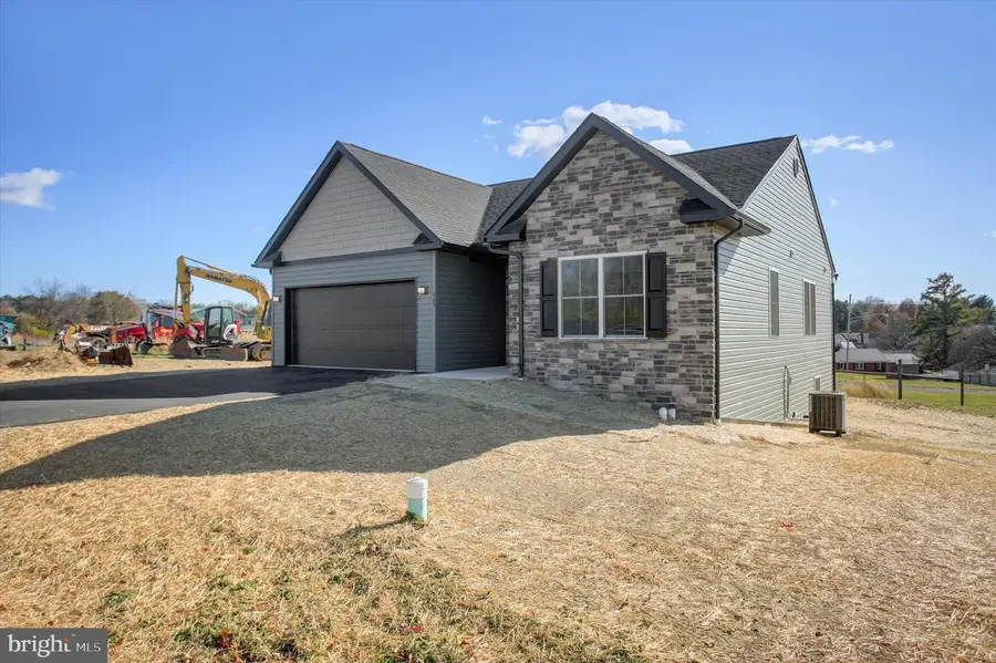 405 Guard Ln, Waynesboro, PA 17268 - Image #3