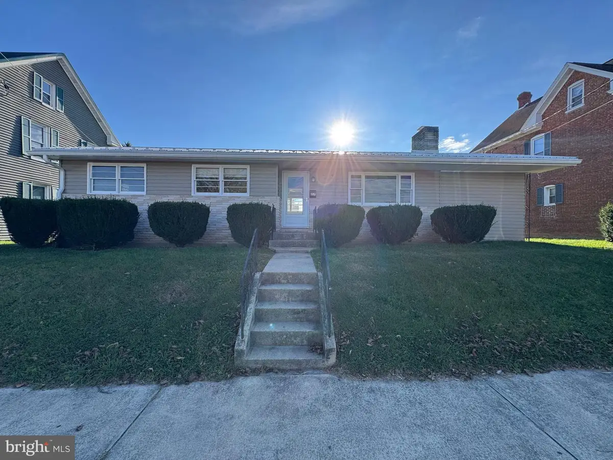 217 Fairview Avenue, Waynesboro, PA 17268 - Image #1