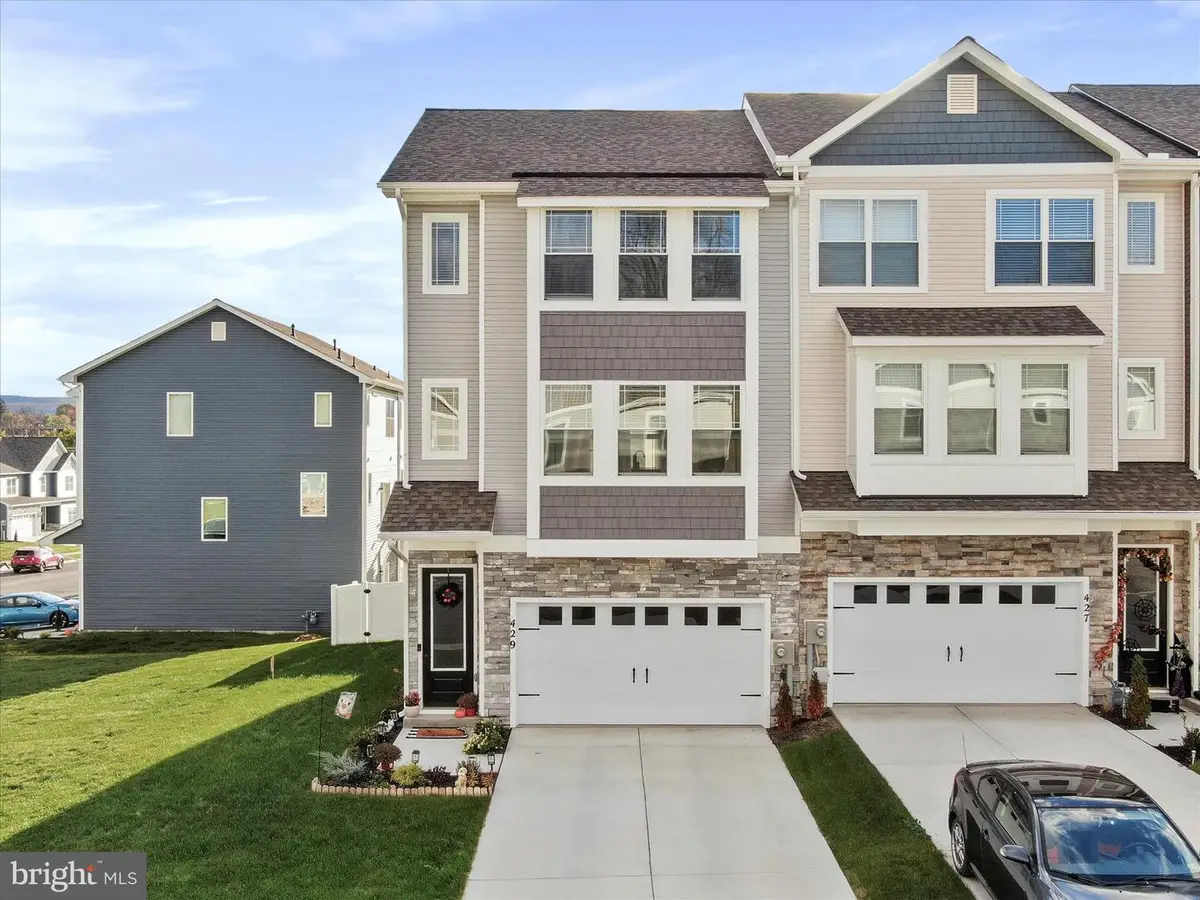 429 Abigail Ave, Waynesboro, PA 17268 - Image #1