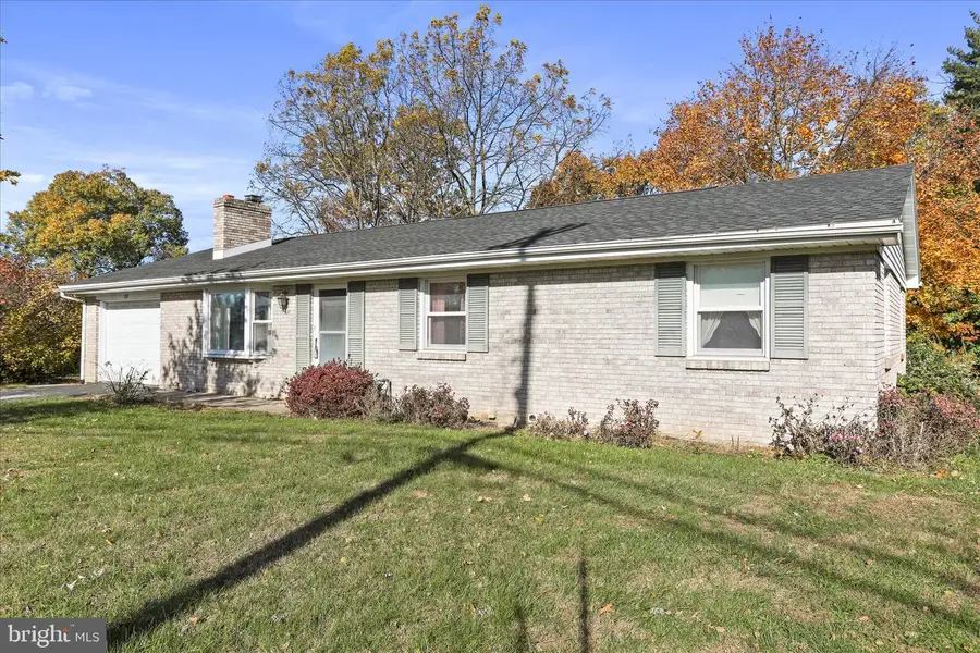 207 University Drive Dr, Monterey Alto, PA 17237 - Image #2