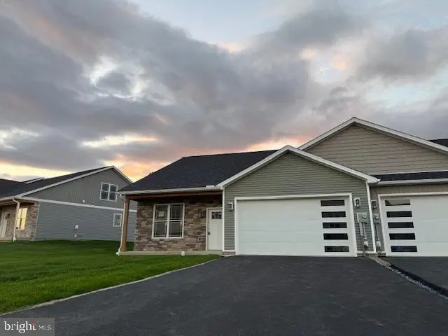 11823 Mystic Rock Lane S, Waynesboro, PA 17268 - Image #2