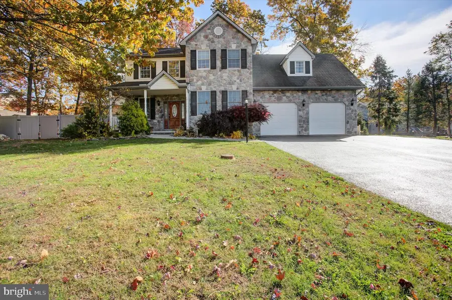 642 Eric Dr, Shippensburg, PA 17257 - Image #2