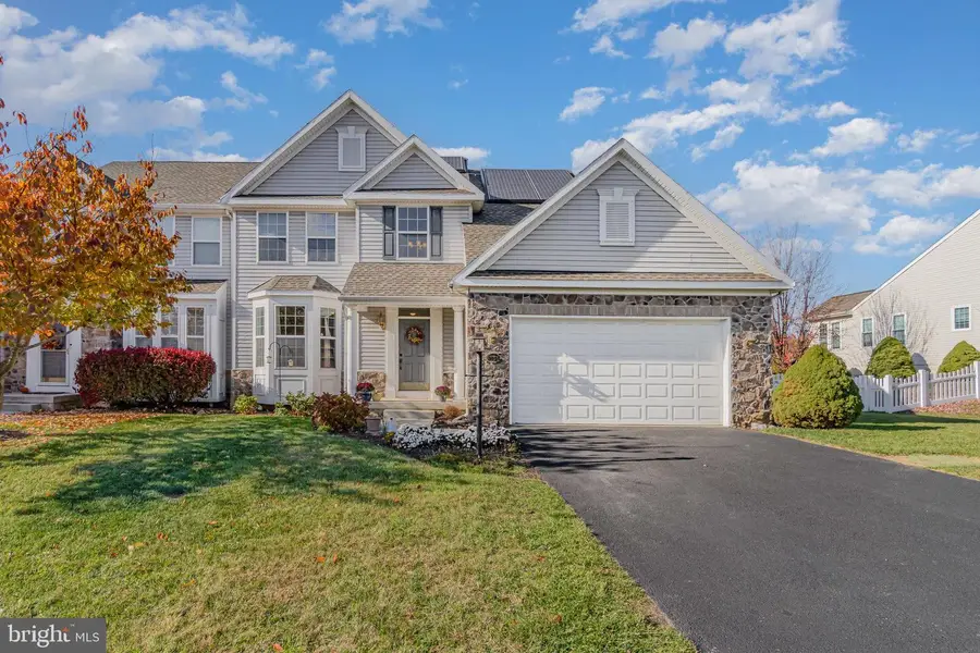 3056 Sundown Dr, Chambersburg, PA 17202 - Image #2