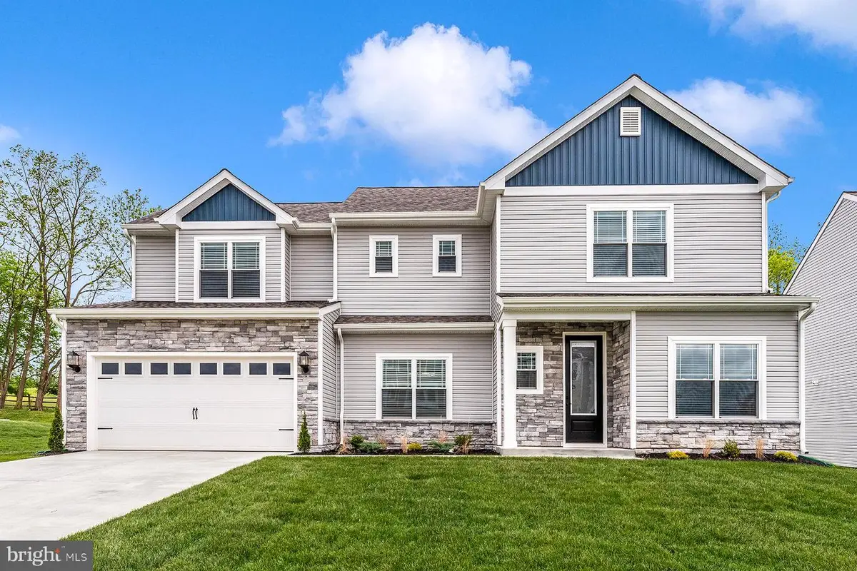 512 Abigail Ave, Waynesboro, PA 17268 - Image #1