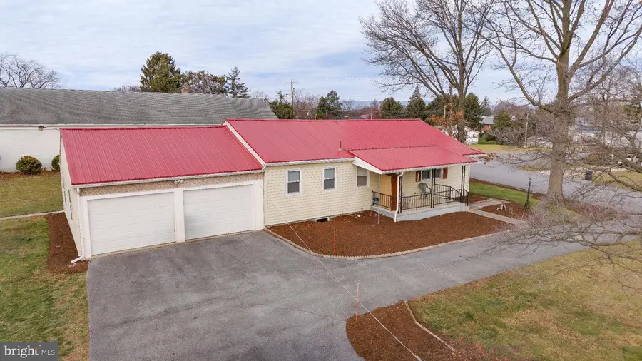 612 Lindia Dr, Chambersburg, PA 17202 - Image #2