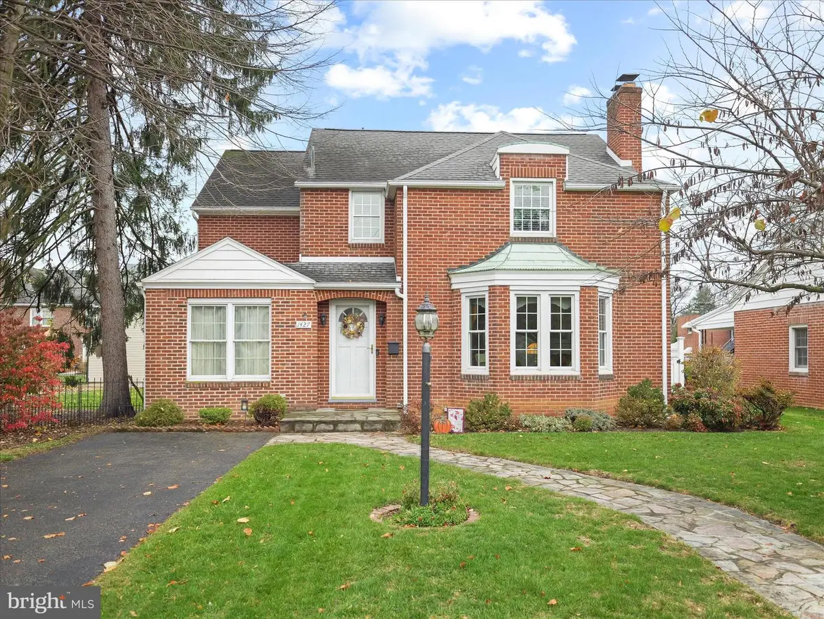 1427 Wilson Ave, Chambersburg, PA 17201 - Image #1