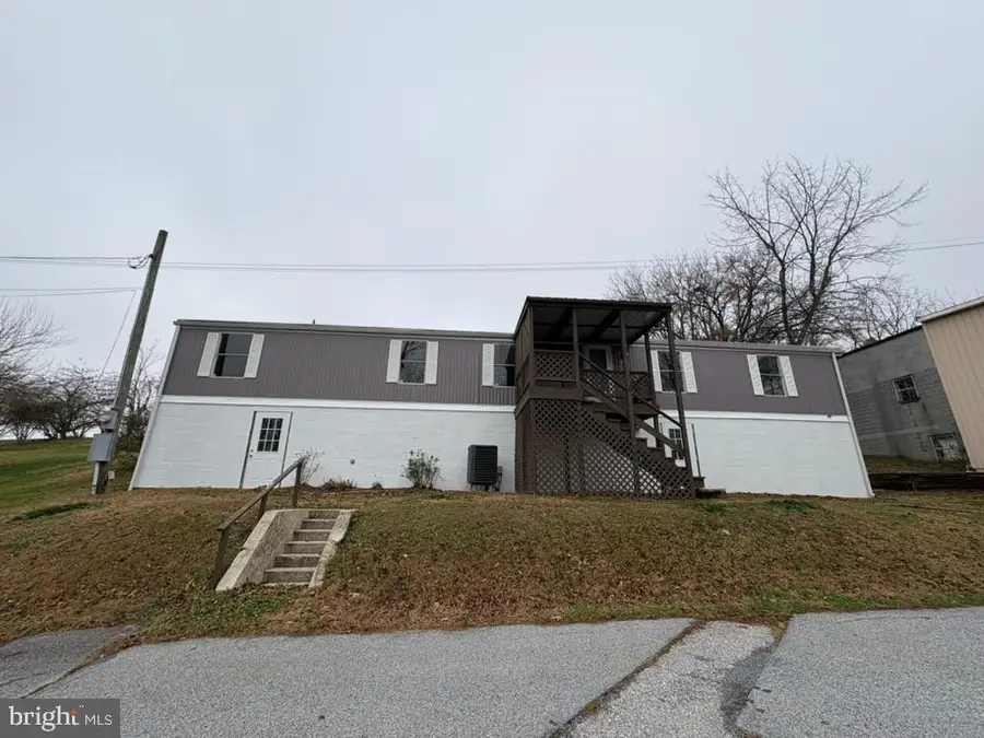 504 Cleveland Avenue Ext, Waynesboro, PA 17268 - Image #2