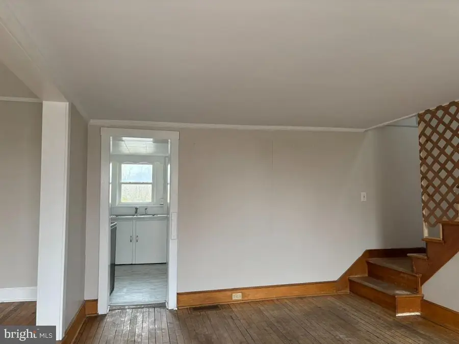 251 Wayne Ave, Waynesboro, PA 17268 - Image #2