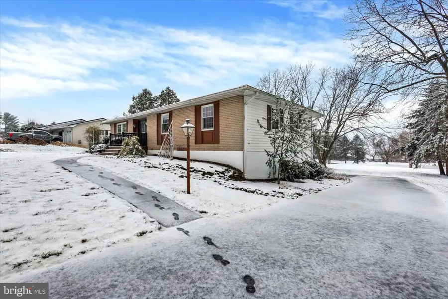 3821 Clubhouse Dr, Fayetteville, PA 17222 - Image #3