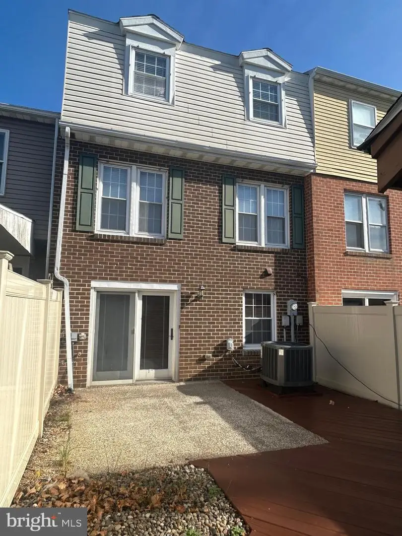 842 Woodlawn Drive, Chambersburg, PA 17201 - Image #2