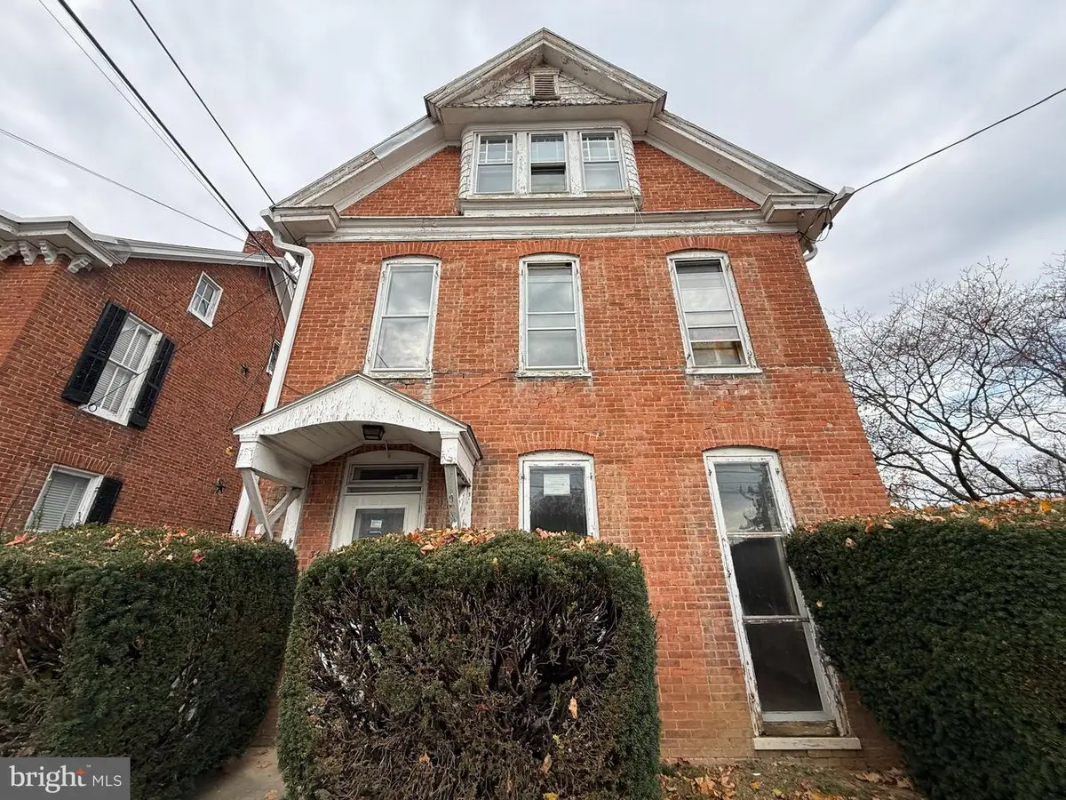 34 Clayton Avenue, Waynesboro, PA 17268 - Image #1