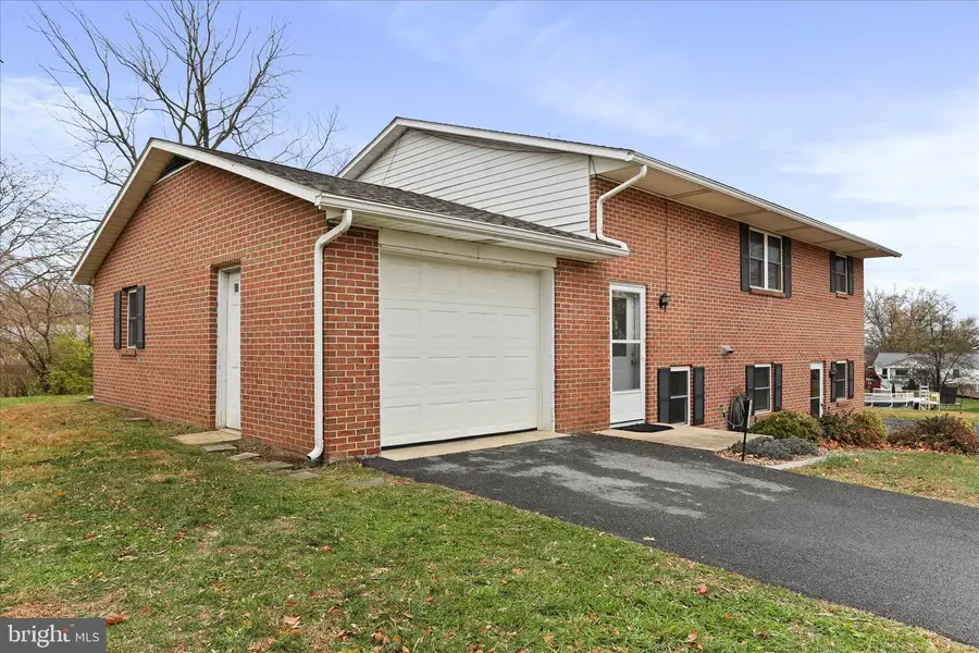 1171-1173 Ridgeview Dr, State Line, PA 17263 - Image #2